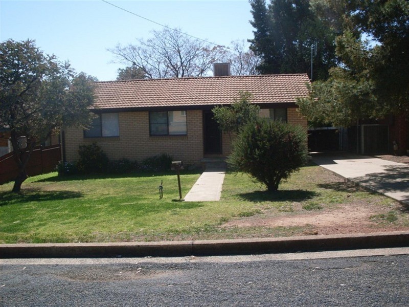 20 Callaghan Street, Parkes NSW 2870