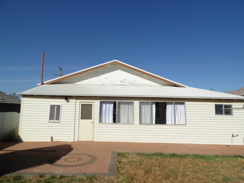 41 Clarinda Street, Parkes NSW 2870
