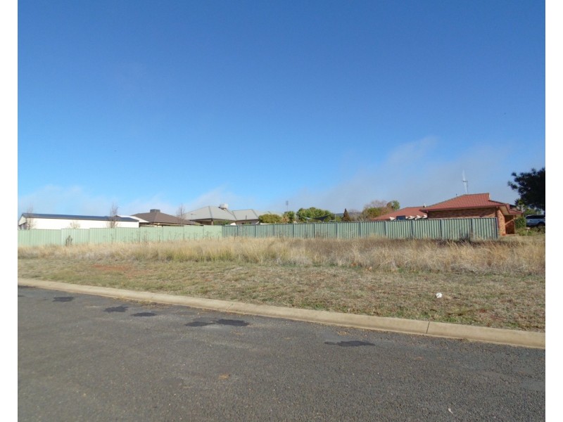 47 Medlyn Street, Parkes NSW 2870