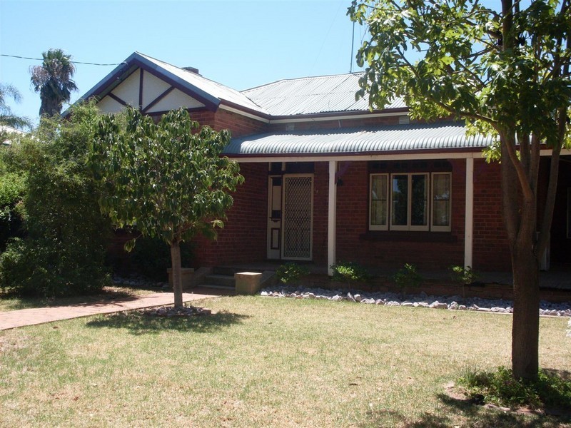 44 Victoria Street, Parkes NSW 2870