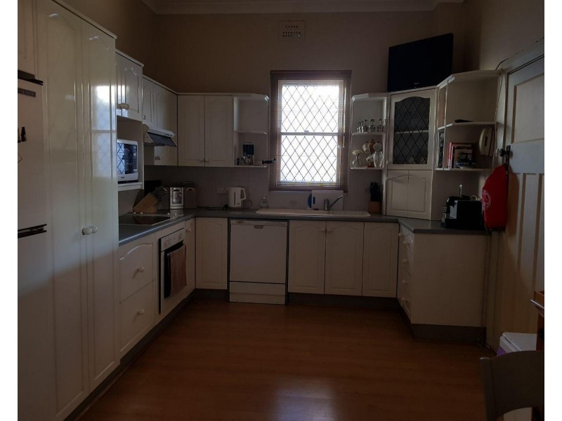 372 Clarinda Street, Parkes NSW 2870
