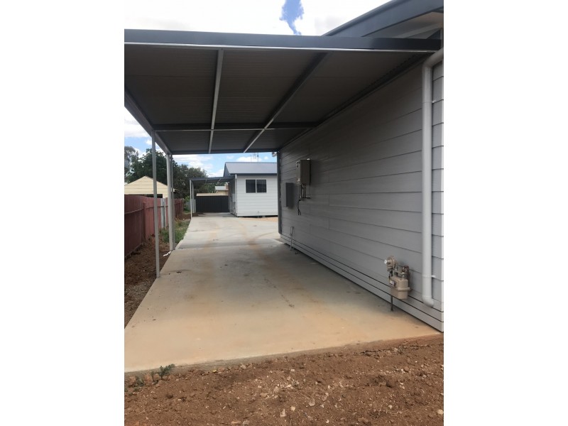 1/4 Powter Street, Parkes NSW 2870