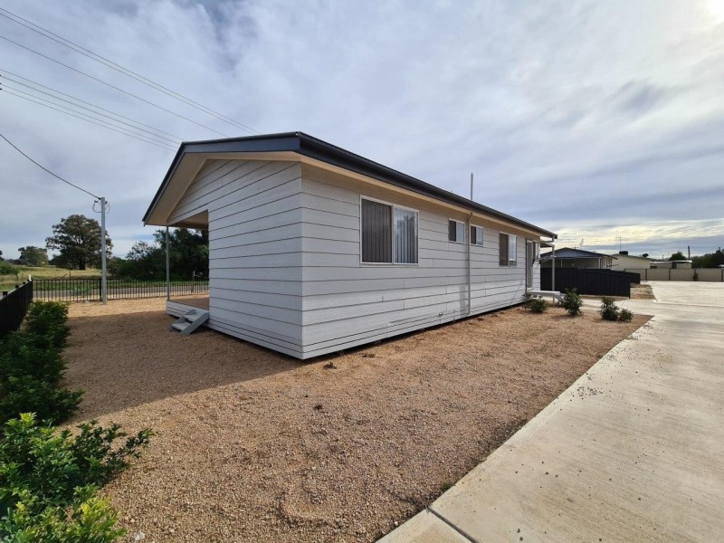 1/4 Powter Street, Parkes NSW 2870