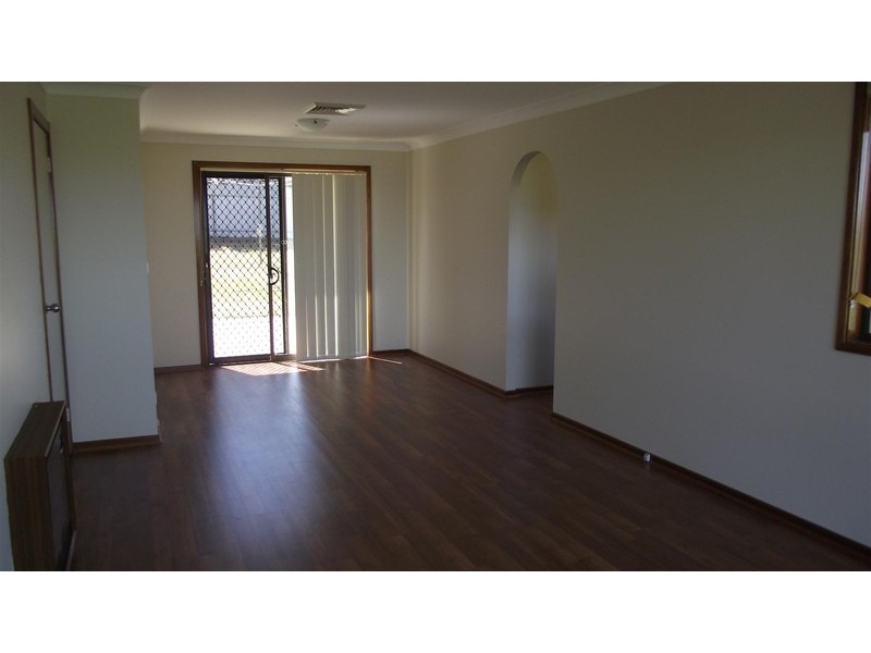 83 East Street, Parkes NSW 2870