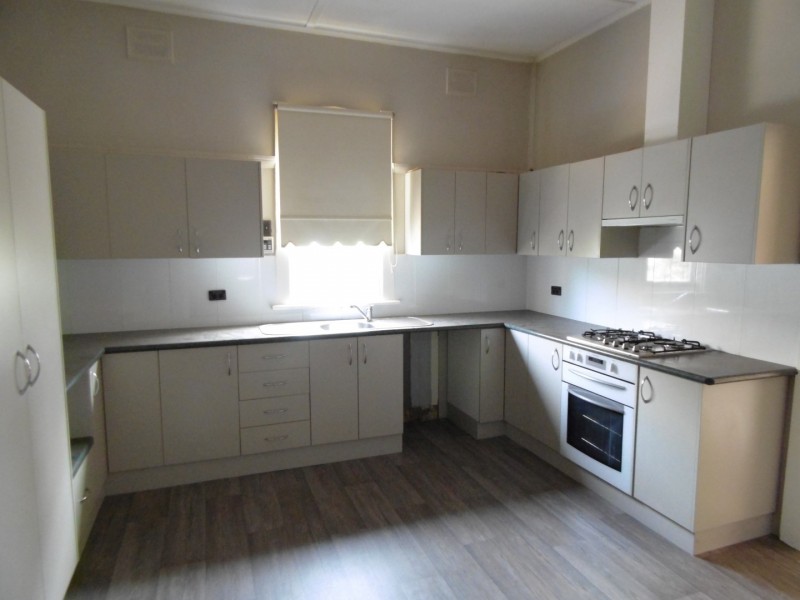 5 Carrington Street, Parkes NSW 2870