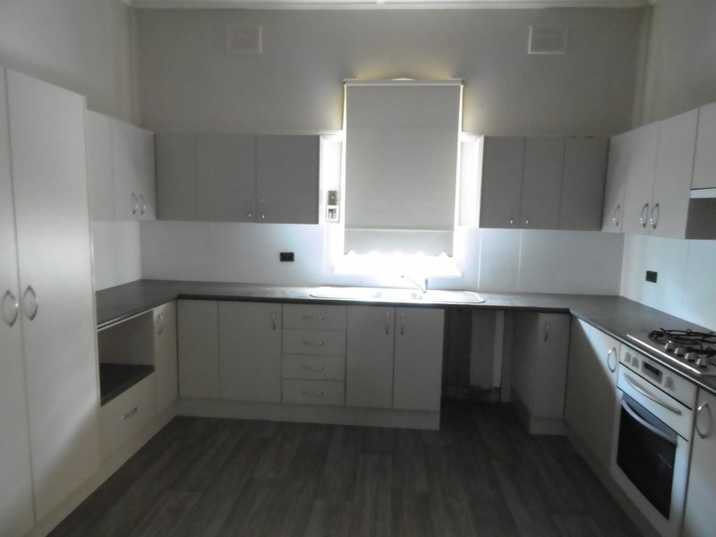 5 Carrington Street, Parkes NSW 2870