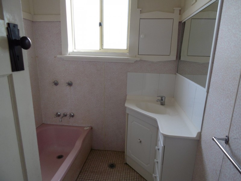 5 Carrington Street, Parkes NSW 2870