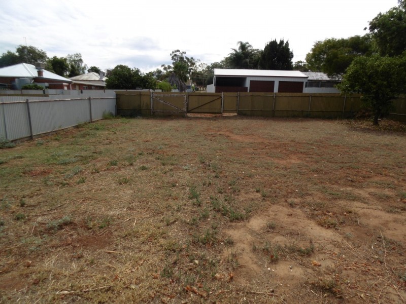 5 Carrington Street, Parkes NSW 2870