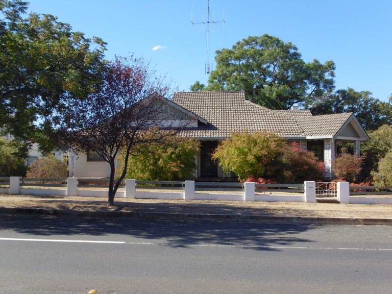 369-371 Clarinda Street, Parkes NSW 2870