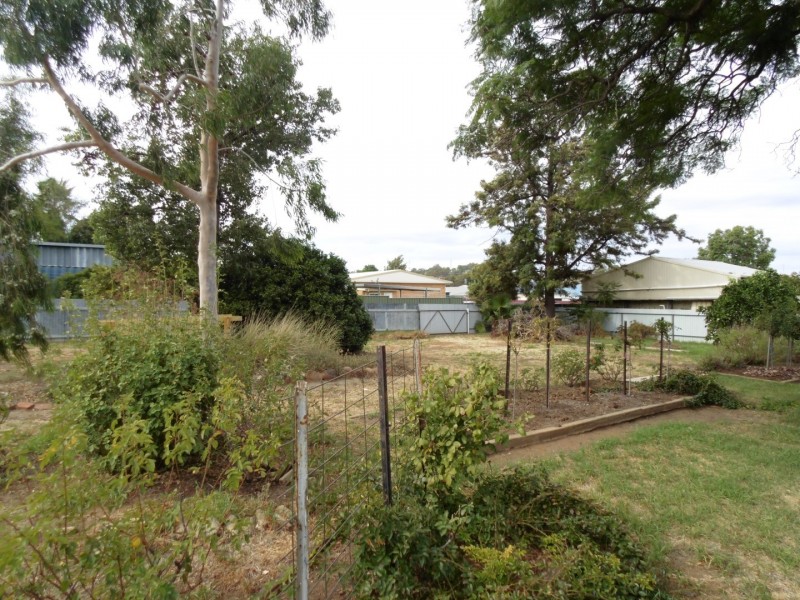 369-371 Clarinda Street, Parkes NSW 2870