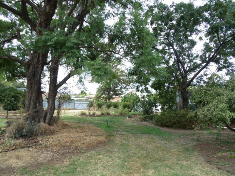 369-371 Clarinda Street, Parkes NSW 2870