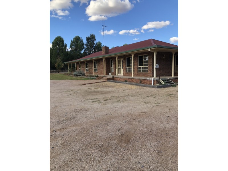 239 Nash Street, Parkes NSW 2870