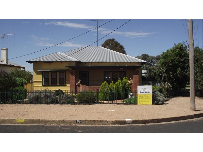 69 Cecile Street, Parkes NSW 2870
