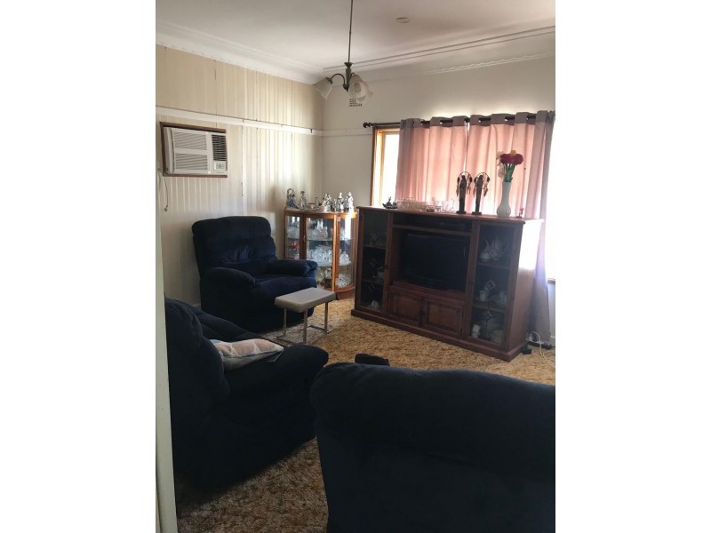 142 Derribong Street, Peak Hill NSW 2869