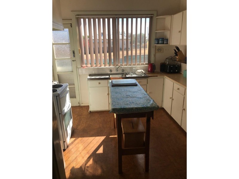 142 Derribong Street, Peak Hill NSW 2869