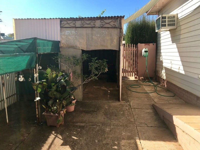 142 Derribong Street, Peak Hill NSW 2869