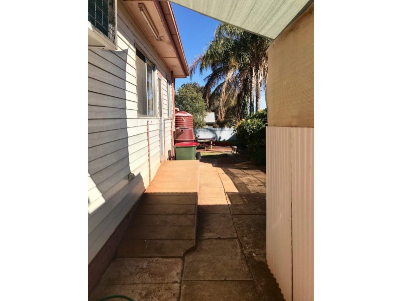 142 Derribong Street, Peak Hill NSW 2869