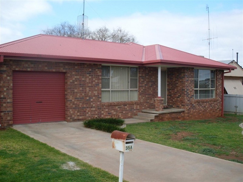 35a Thornbury Street, Parkes NSW 2870