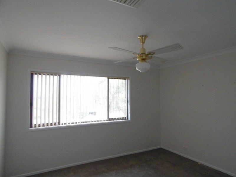 28 Evans Parade, Parkes NSW 2870