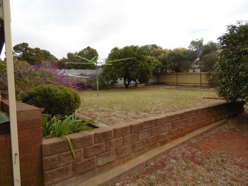 28 Evans Parade, Parkes NSW 2870