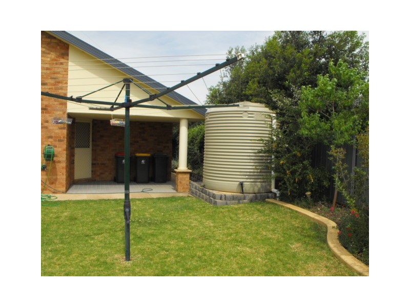 20 Jubilee Street, Parkes NSW 2870