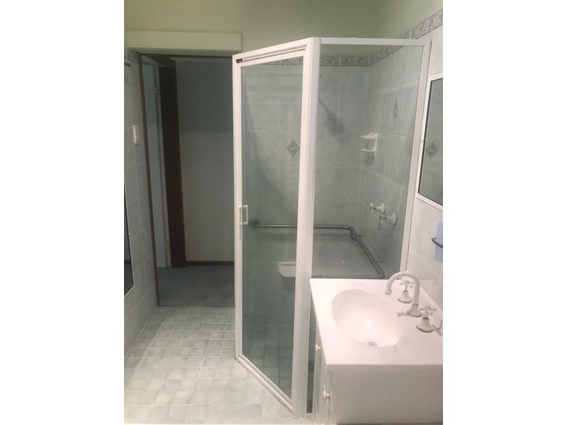 212 Military Road, Parkes NSW 2870