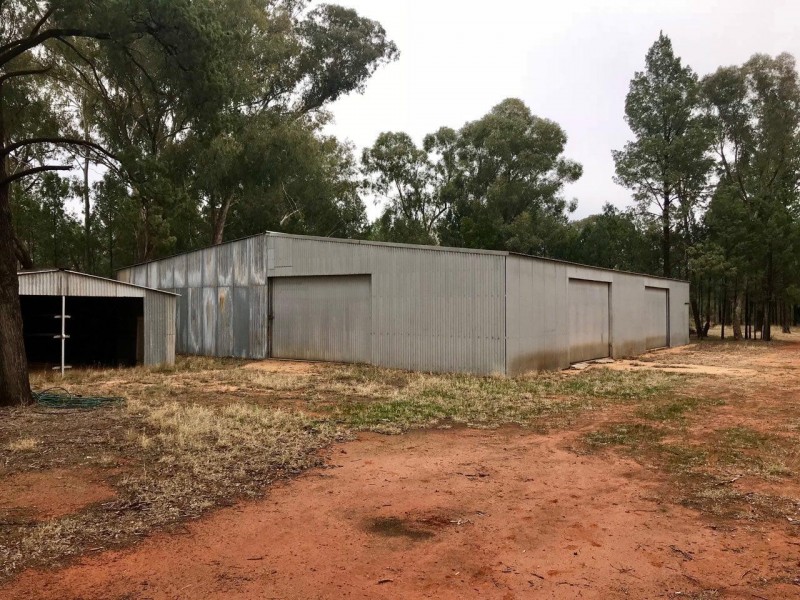 212 Military Road, Parkes NSW 2870