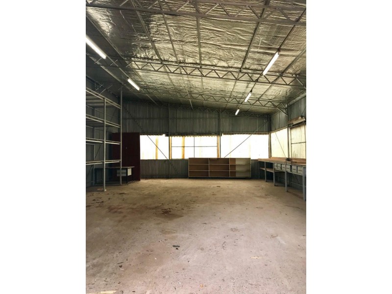 212 Military Road, Parkes NSW 2870