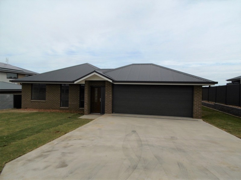 9 Hydrangea Avenue, Parkes NSW 2870