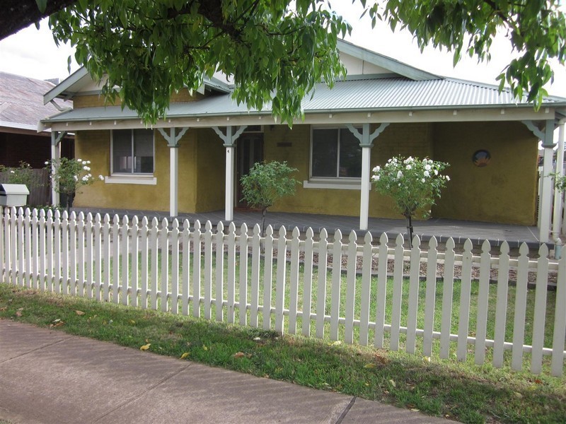 4 Grenfell Street, Parkes NSW 2870