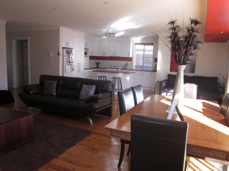 4 Grenfell Street, Parkes NSW 2870