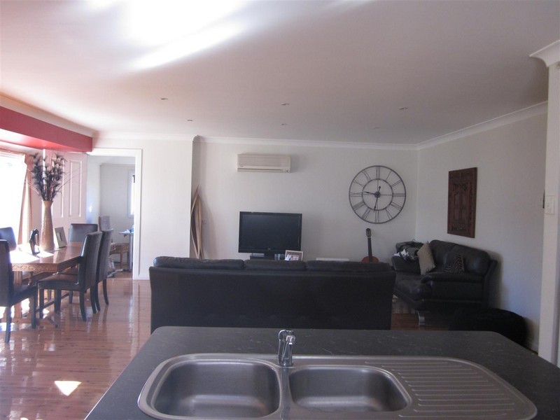 4 Grenfell Street, Parkes NSW 2870