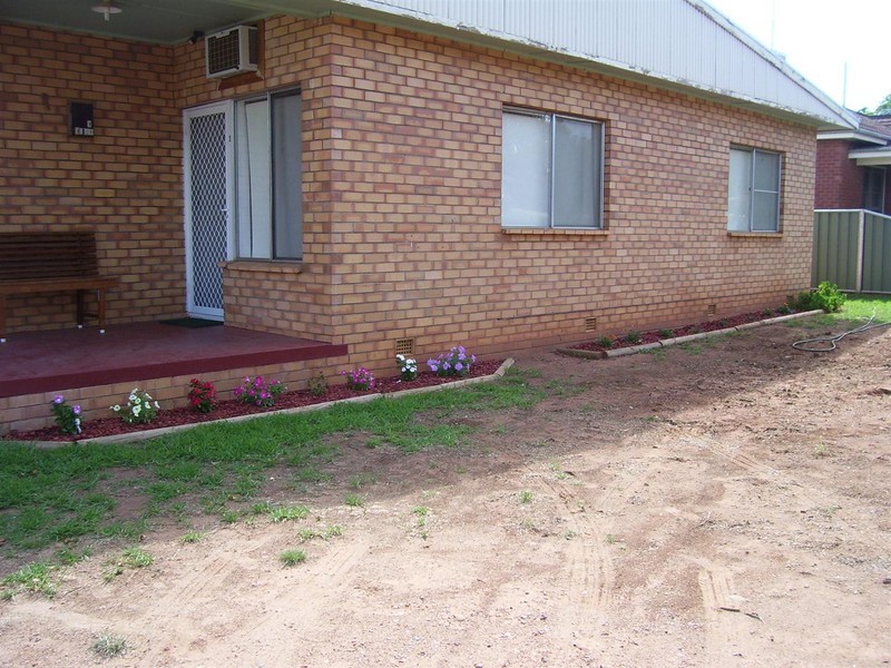 1/122 Currajong Street, Parkes NSW 2870