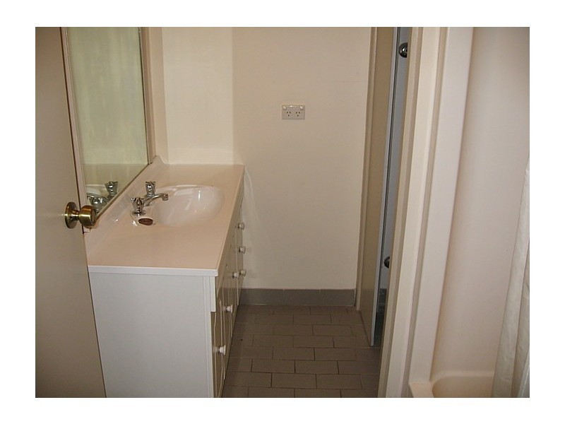 292-298 Clarinda Street, Parkes NSW 2870