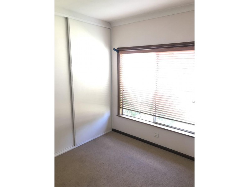 24 Thomas Street, Parkes NSW 2870
