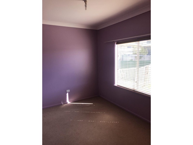 24 Thomas Street, Parkes NSW 2870