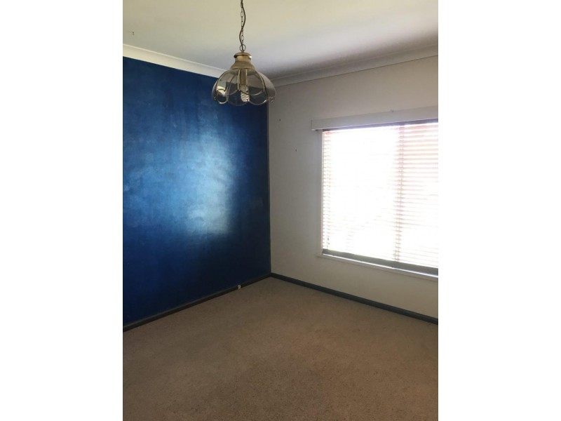 24 Thomas Street, Parkes NSW 2870
