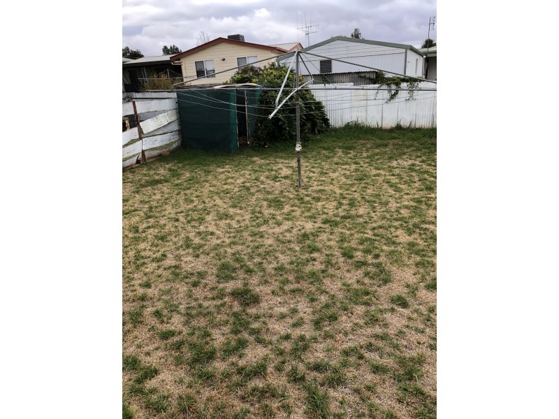 24 Thomas Street, Parkes NSW 2870