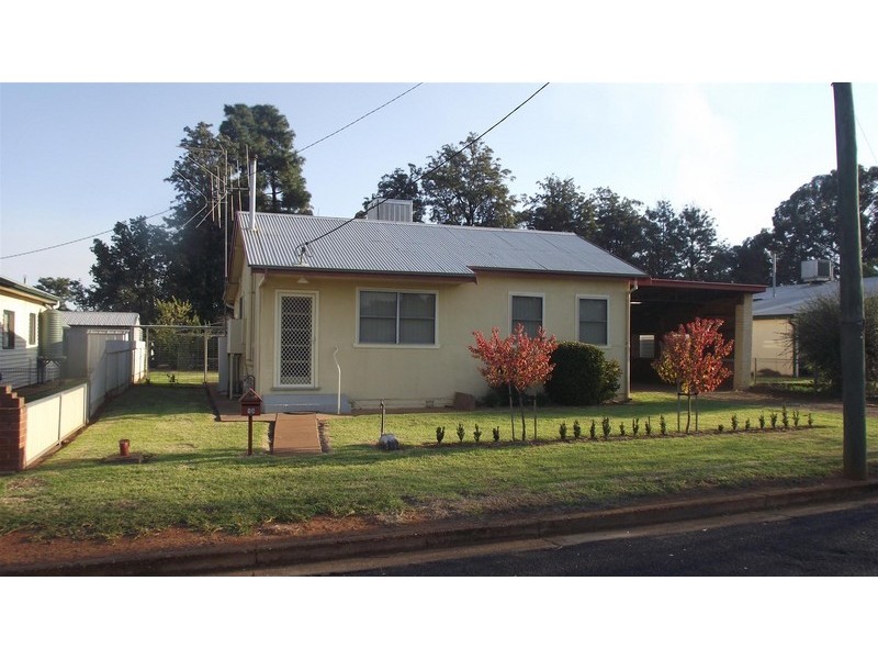 13 Macarthur Street, Parkes NSW 2870