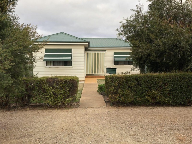 9 Pearce Street, Parkes NSW 2870