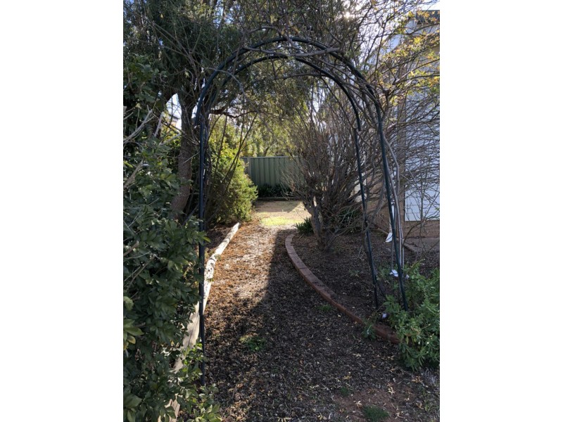 9 Pearce Street, Parkes NSW 2870