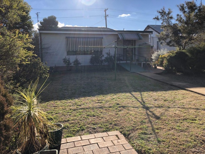9 Pearce Street, Parkes NSW 2870