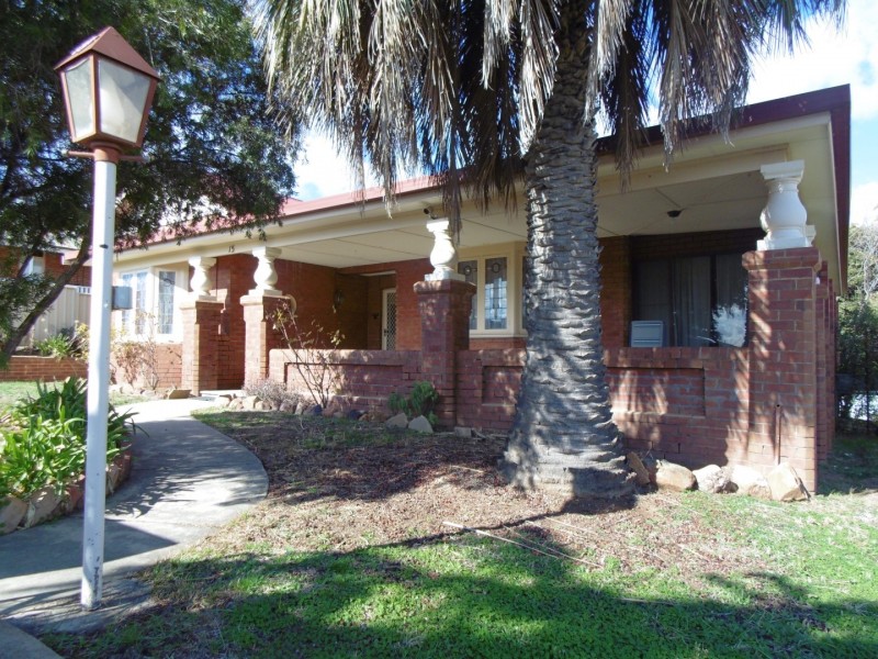 15 Bushman Street, Parkes NSW 2870
