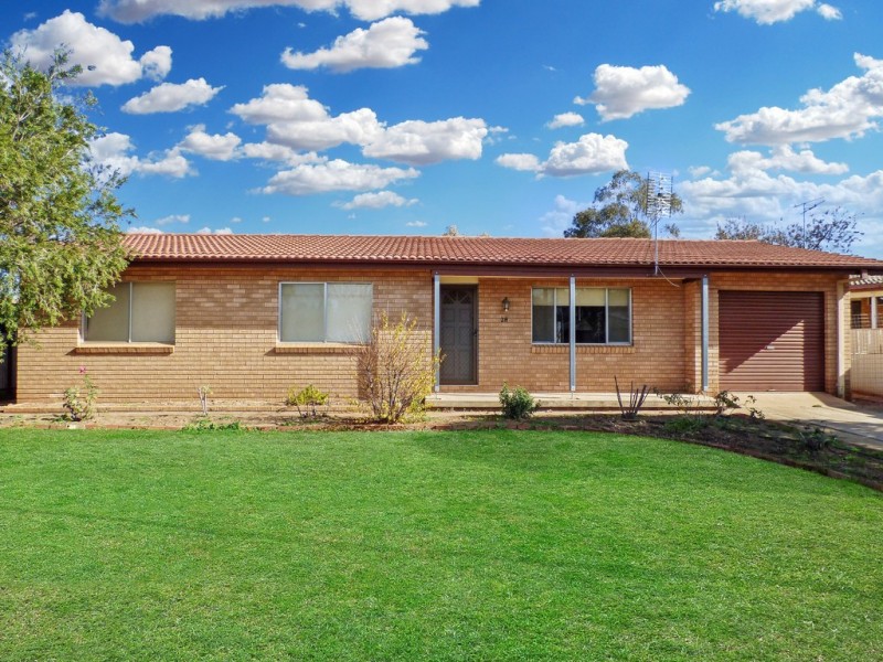 28 Coolabah Street, Forbes NSW 2871