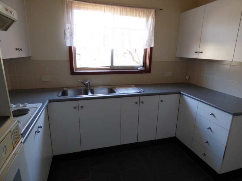 28 Coolabah Street, Forbes NSW 2871