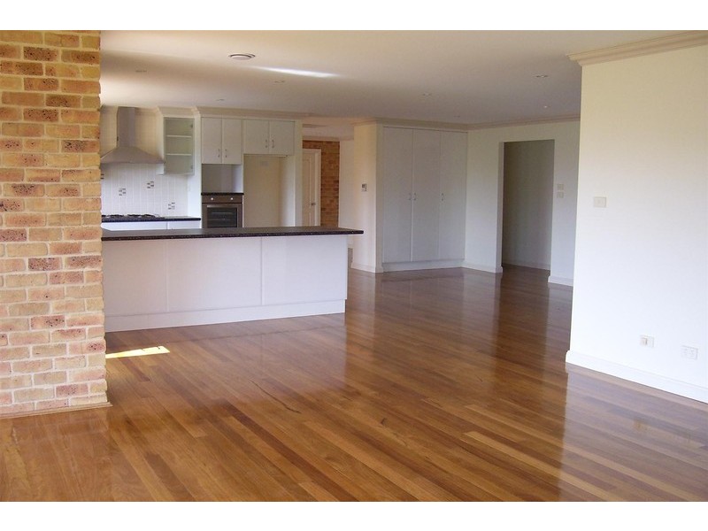 8 Arana Place, Parkes NSW 2870