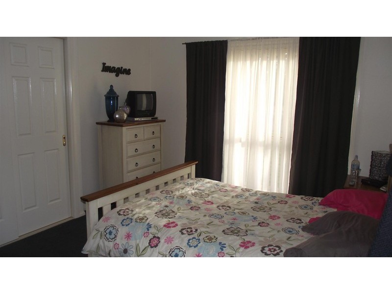 9 Arana Place, Parkes NSW 2870