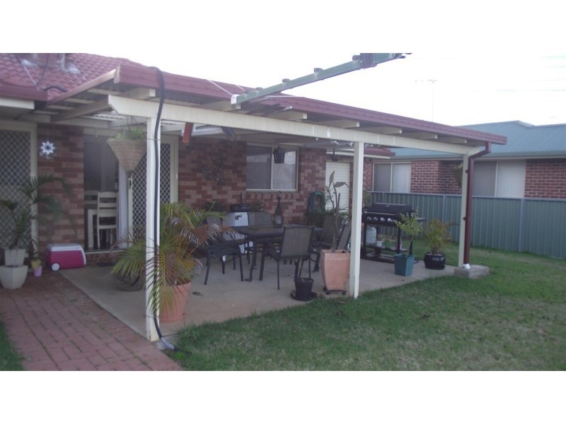 9 Arana Place, Parkes NSW 2870