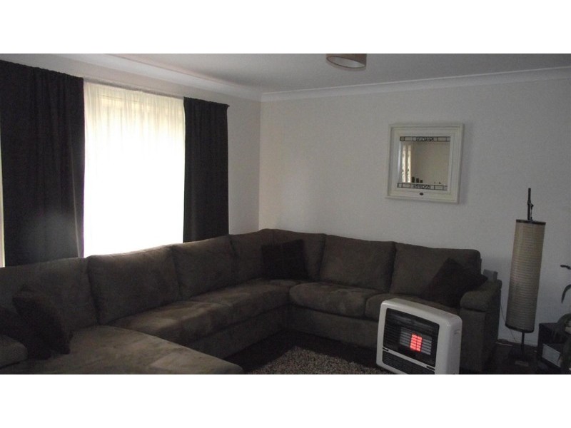 9 Arana Place, Parkes NSW 2870