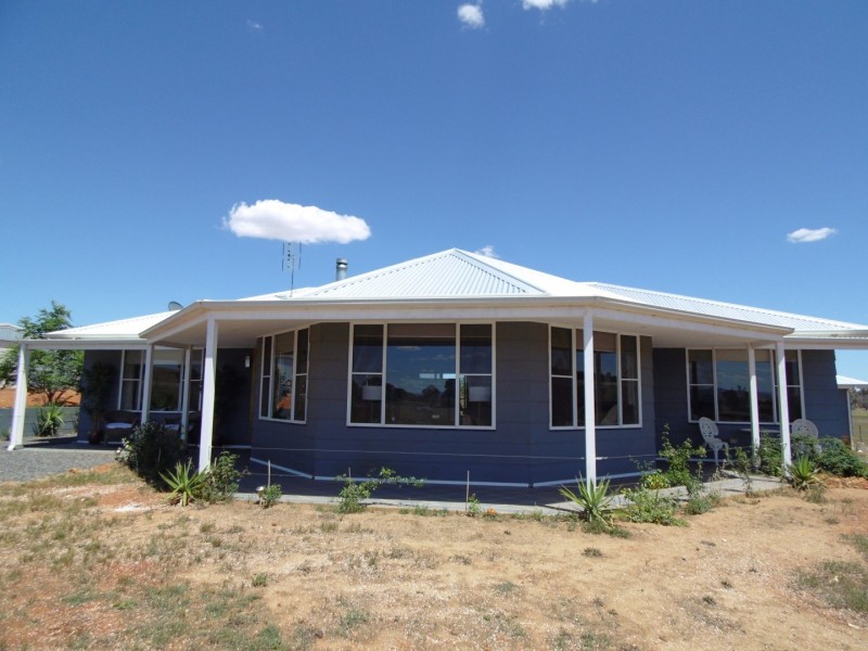 144 Maguire Road, Parkes NSW 2870